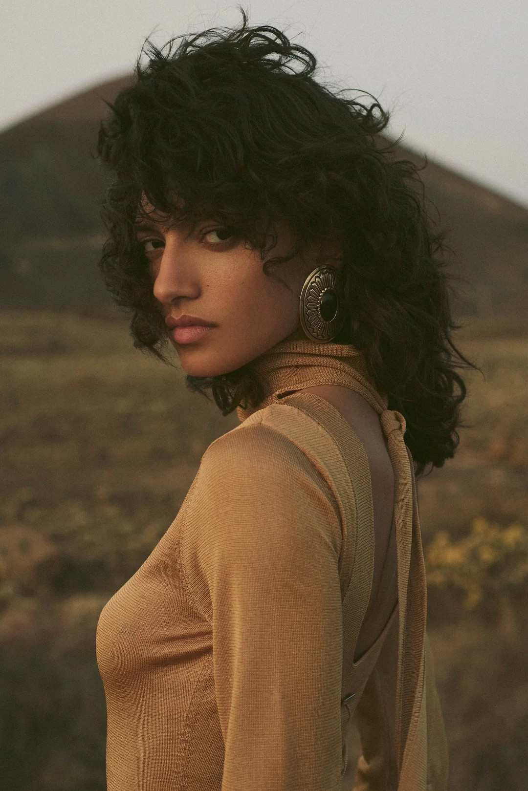 Western Oval Earring (Gold/Black) | SAME