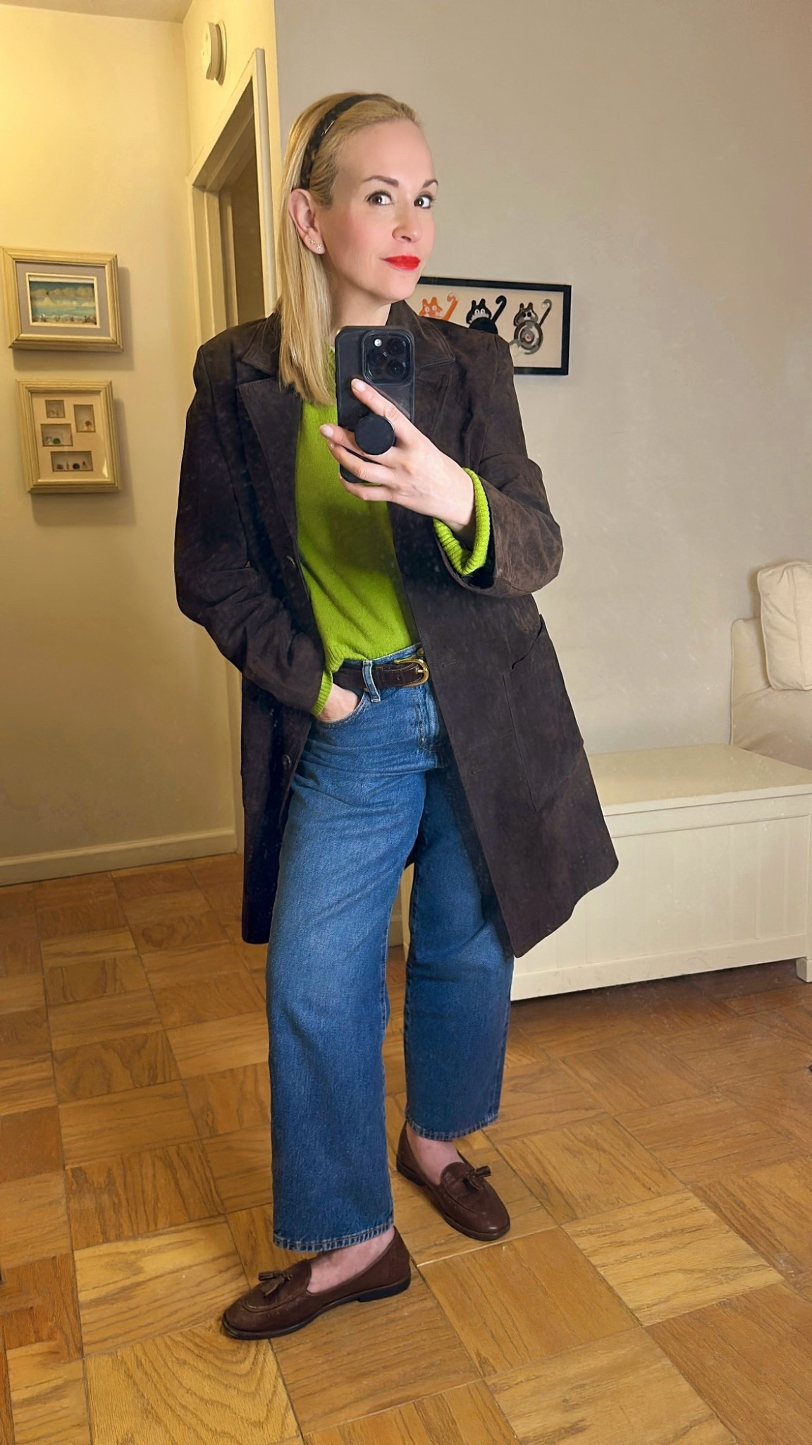  🥑 high vneck cashmere boyfriend jeans that are on sale in certain washes. 

#LTKPetite #LTKootd #LTKSaleAlert