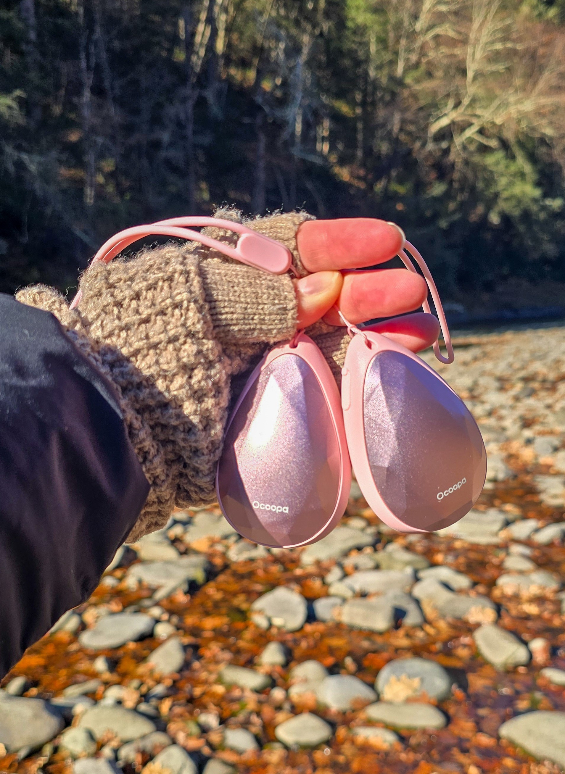 Cold hike ✔️River views ✔️Warm hands ✔️✔️These rechargeable hand warmers came with me on a chilly river hike and I’m officially obsessed. Small, powerful, and so cozy — plus fingerless flip-top gloves so I can still use my phone.Tap to shop my winter hike essentials ❄️🥾

#LTKSeasonal #LTKGiftGuide