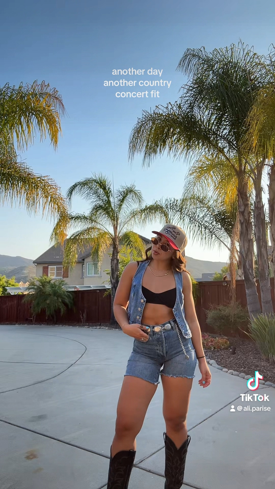 denim on denim <3

#LTKstyletip #LTKVideo #LTKSeasonal