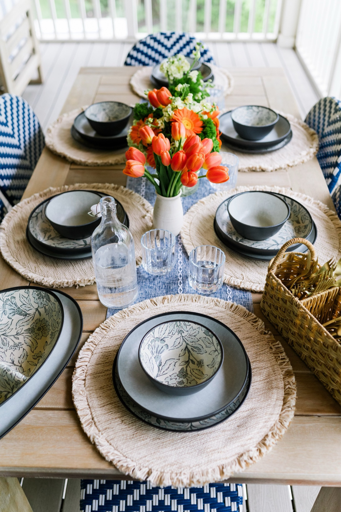 Summer hosting //  Walmart 

Summer hosting is made easy thanks to @Walmart and this gorgeous melamine set from Better Homes & Gardens. You can shop my summer hosting faves below! 

#WalmartPartner #walmarthome 