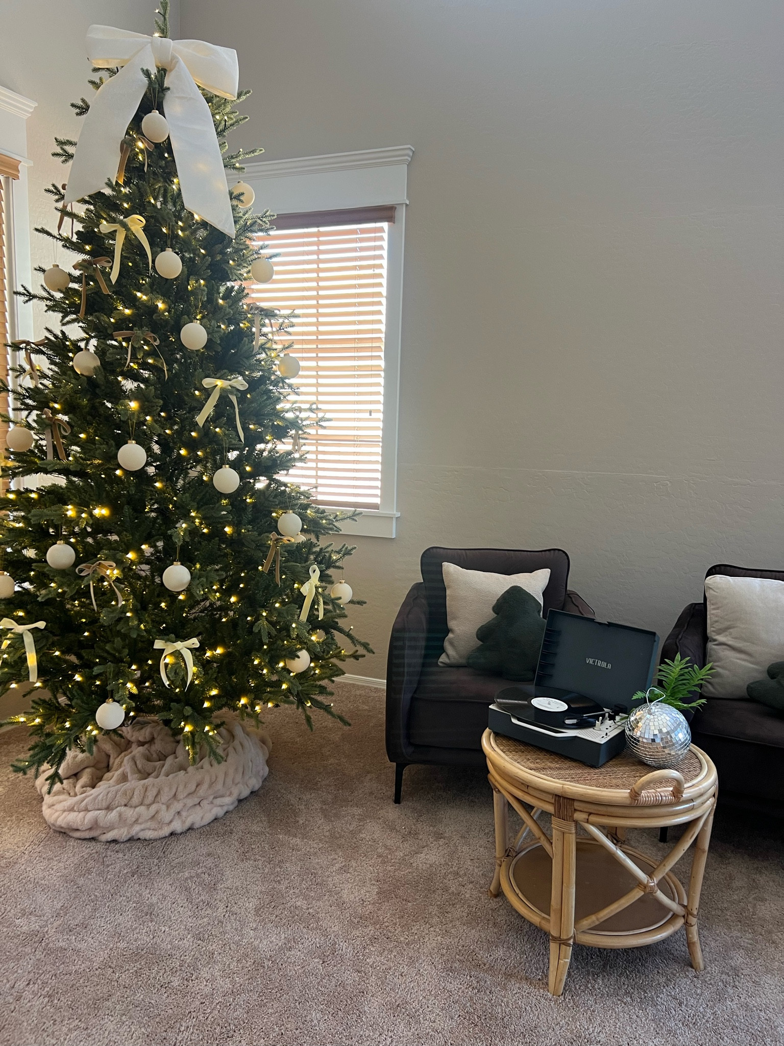 Christmas tree inspo 

#LTKHome #LTKFindsUnder50 #LTKSeasonal