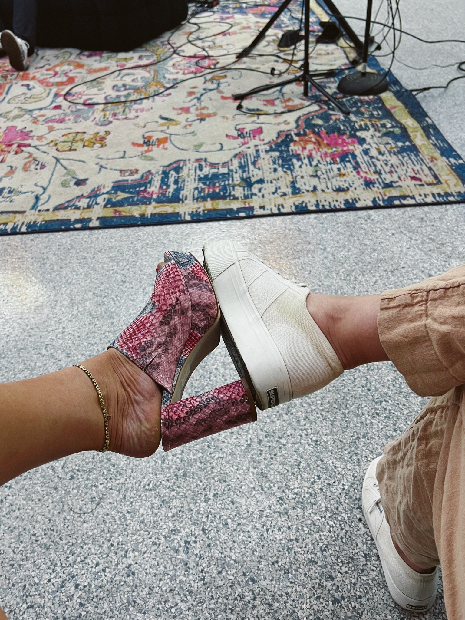 besties with different styles >>



#LTKMidsize #LTKShoeCrush