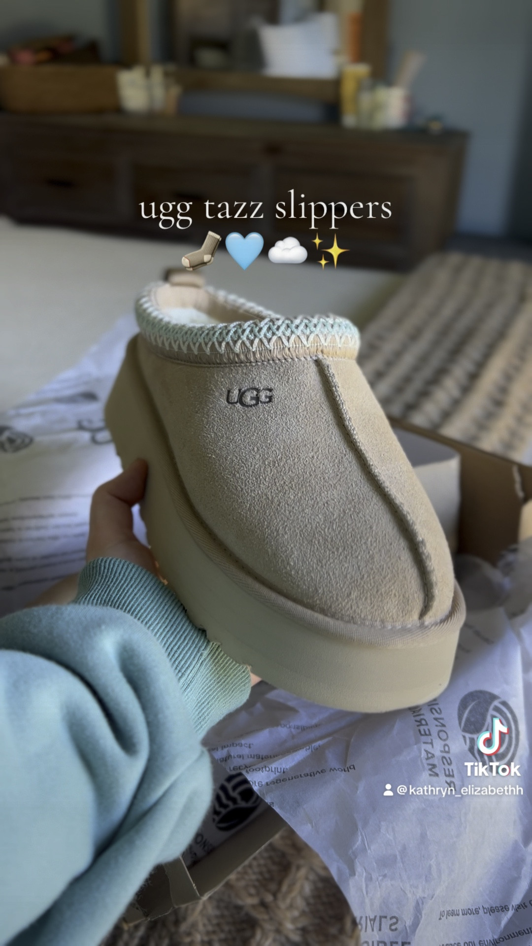 new uggs 🤩 
#uggs
#uggtazz
#uggtazzslippers


#LTKShoeCrush #LTKHoliday #LTKGiftGuide