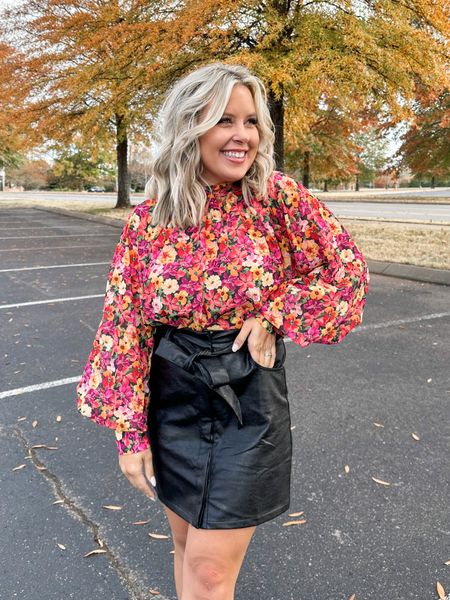Floral blouse from red dress boutique. Size small and true to size. Spooky sale happening now! No code necessary! #falloutfits

#LTKunder50 #LTKsalealert