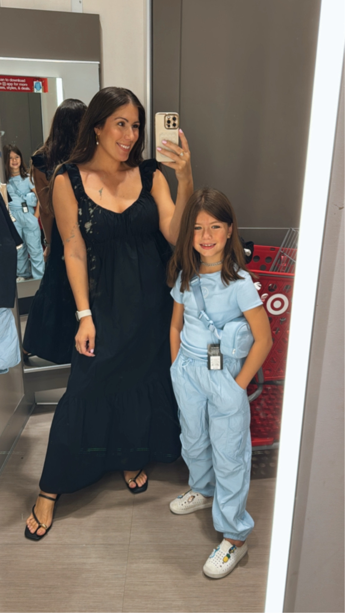 
Excuse the mirror 🪞 😂 

Black Target dress is size medium (I’m 5’6” and usually a size 6-8)



#LTKKids #LTKStyleTip #LTKFindsUnder50