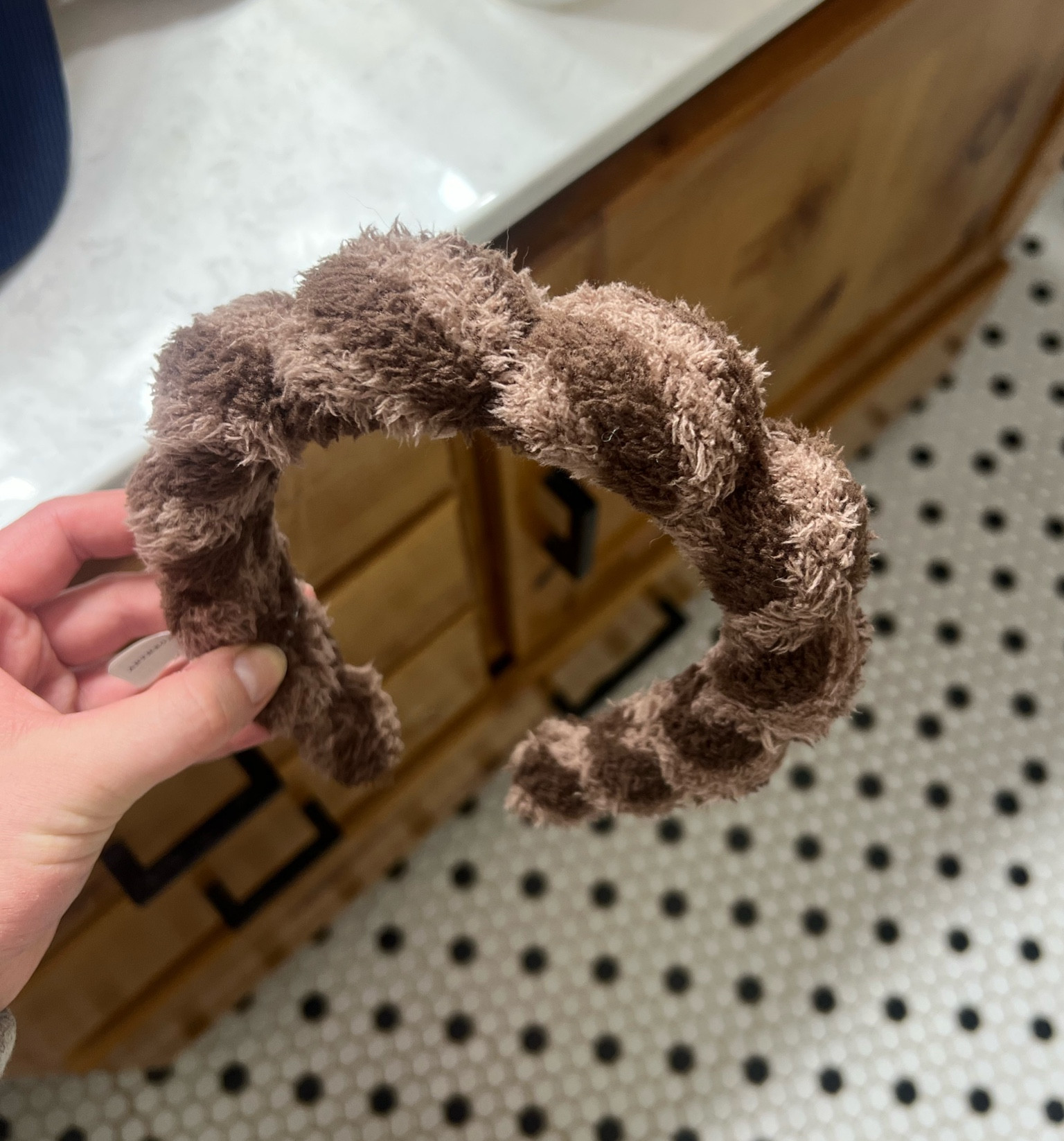 GRWM Sherpa Headband from Anthropologie $20 
Available in 5 other colors 

#LTKBeauty #LTKSaleAlert #LTKSeasonal