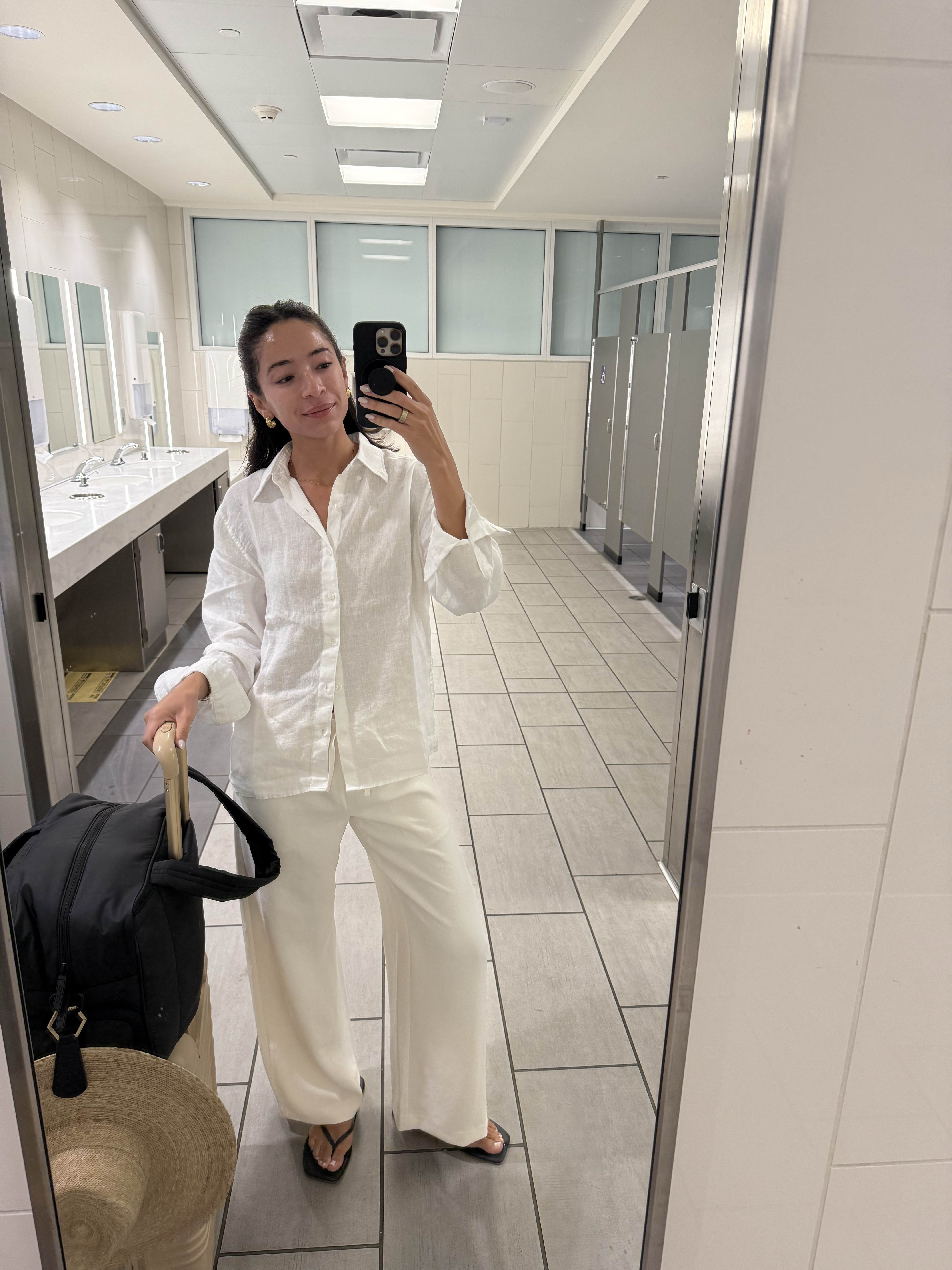 Travel outfit for summer ✈️ size XS men’s shirt (code AFNENA to save), S in wrinkle free pants! The duffle is the best for air travel - fits under the seat in front of you, holds SO much, and counts as a personal item! @abercrombie #abercrombiepartner


Airport outfit
Summer travel 
Linen shirt

#LTKSaleAlert #LTKStyleTip #LTKTravel