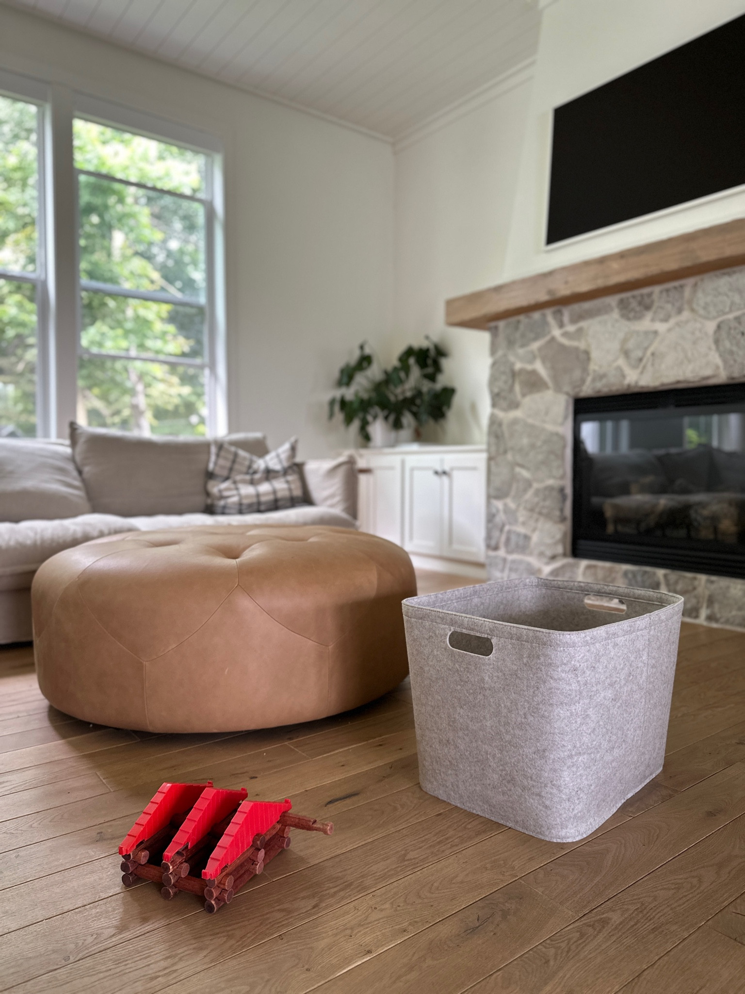 Favorite felt toy bins ✔️

#LTKhome #LTKkids #LTKfamily