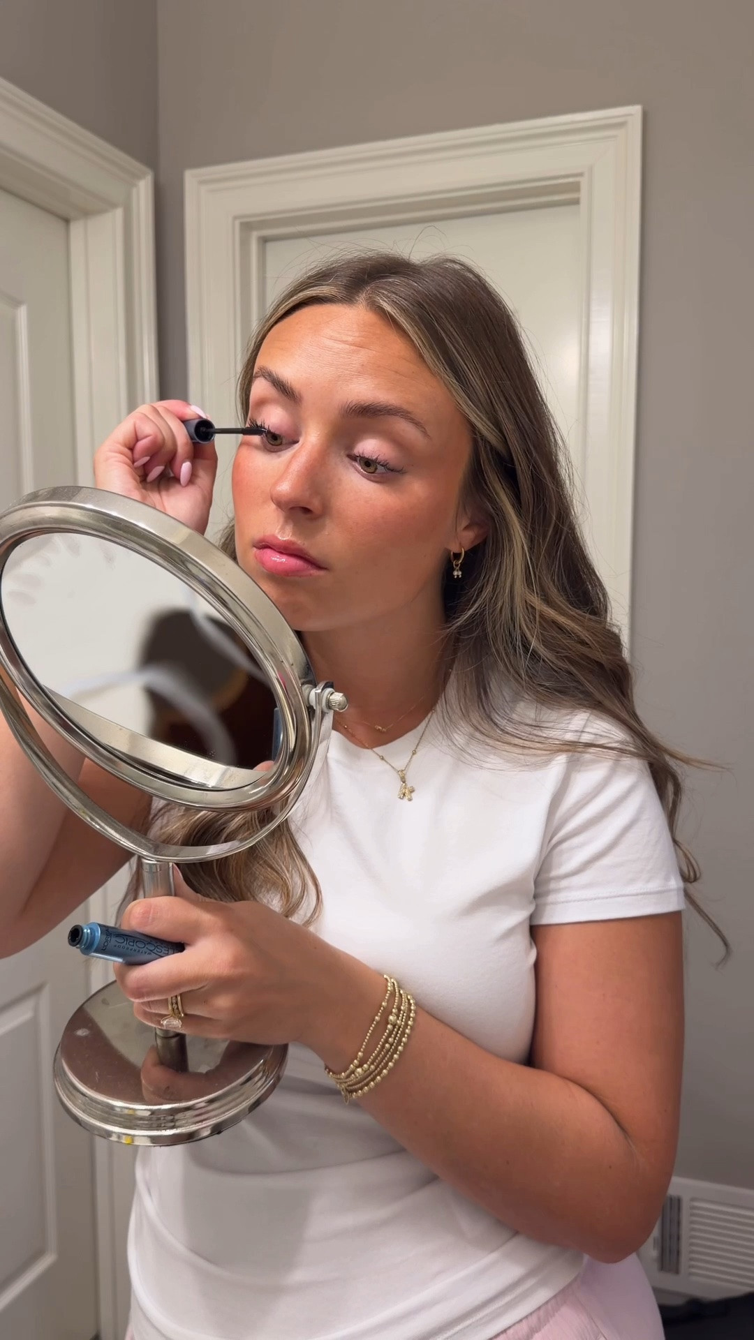 #ad #LOrealParisPartner Summer heat, sweaty workouts, AND pool days…consider this mascara officially tested. ☀️💦I’m putting the L’Oréal Paris Telescopic Waterproof Mascara to the ultimate summer test, and I’m officially sold 🙌🏼
I’ve linked it in my @shop.LTK so you can shop it directly from there, or just comment SHOP and I’ll send it your way! 🤍@lorealparis @target @targetstyle
#targetpartner #LOrealParisMakeup #liketkit
