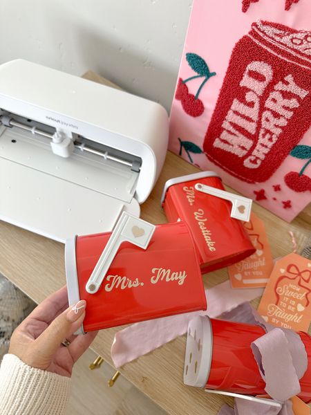 Valentine Teacher gift idea 💌📬 these sweet mailboxes are perfect and under $1! I loved using my @cricut joy Extra to personalize them! ❤️

#LTKGiftGuide #LTKkids #LTKfamily