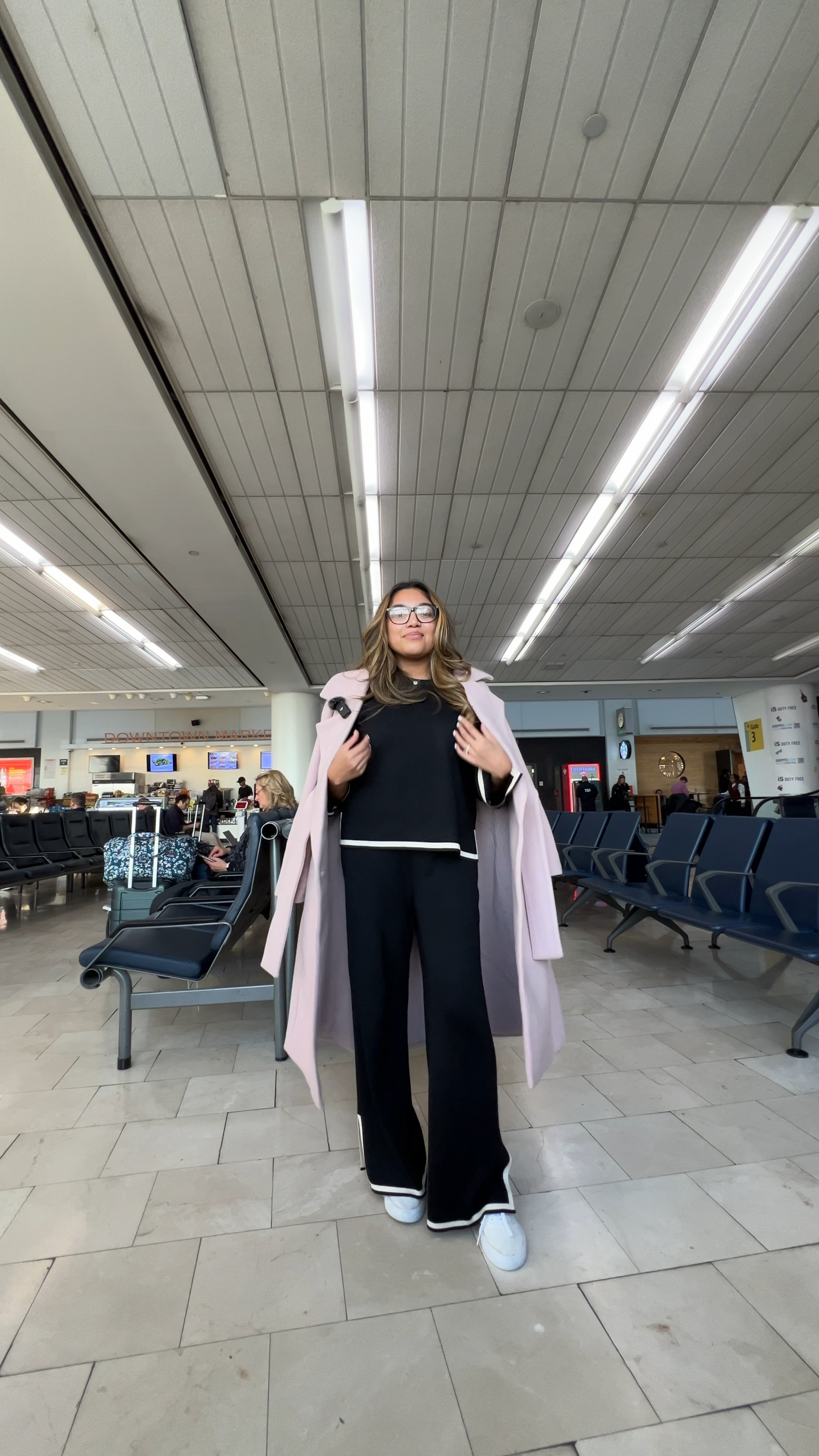Cozy airport outfit! 

#LTKfindsunder50 #LTKSeasonal