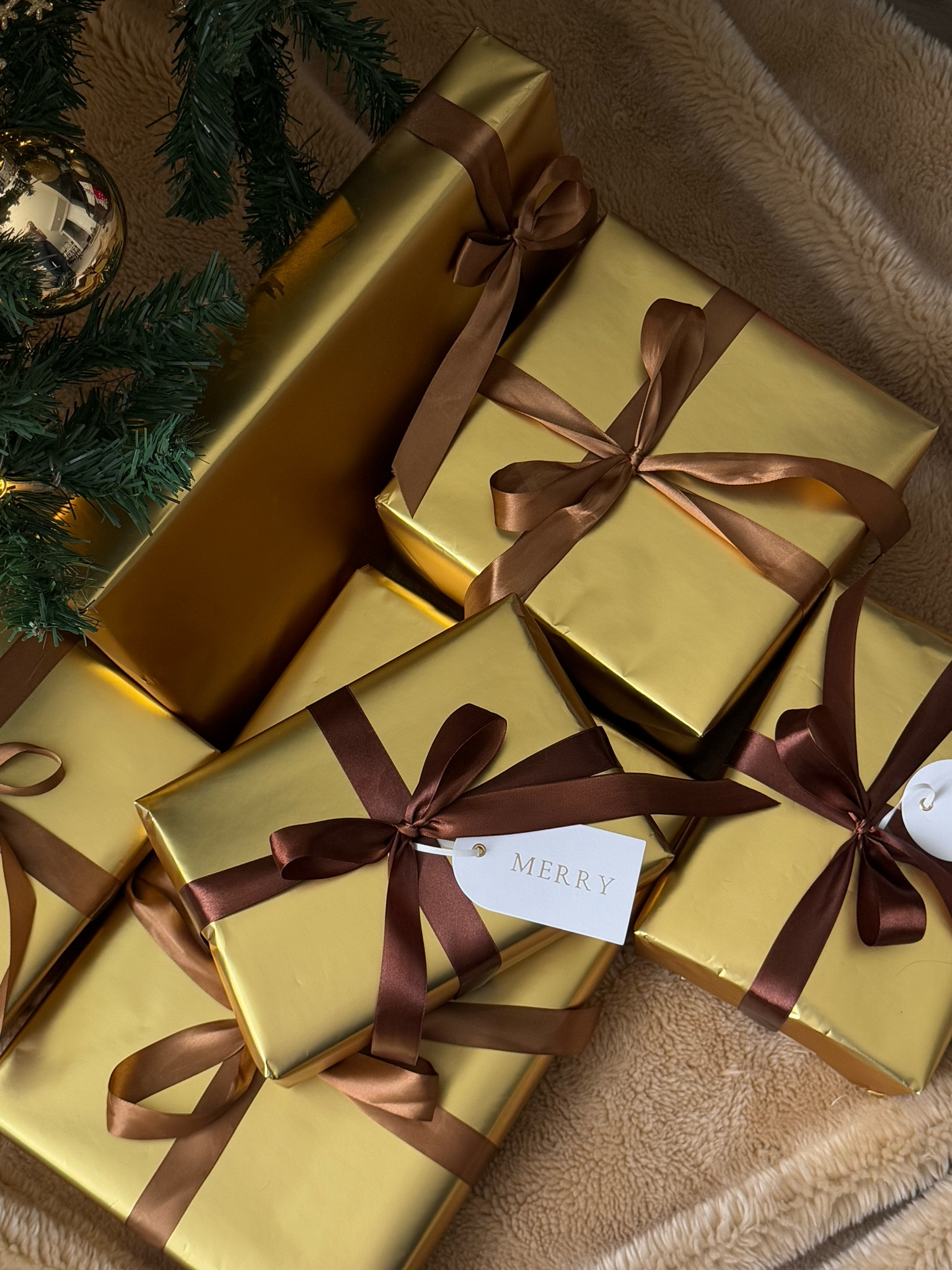Gold and brown Christmas wrapping paper 

#LTKHoliday