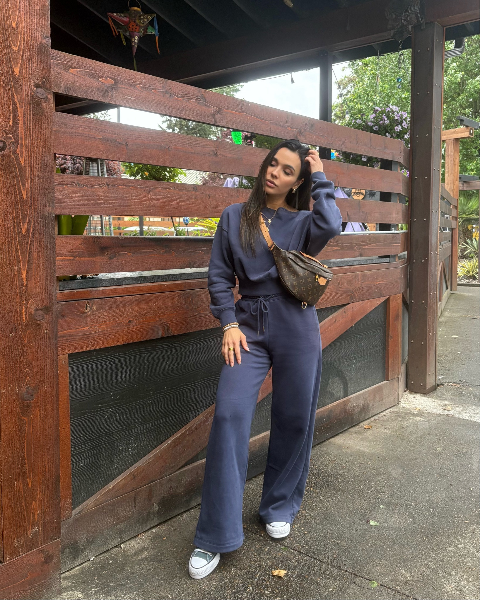 Just another casual fit. Petite friendly- I’m 5’4 and these sweats come in three lengths! (I get regular so I can wear platforms.) HUGE sale going right now so hop over and shop this look! Other colors out too.

#LTKootd