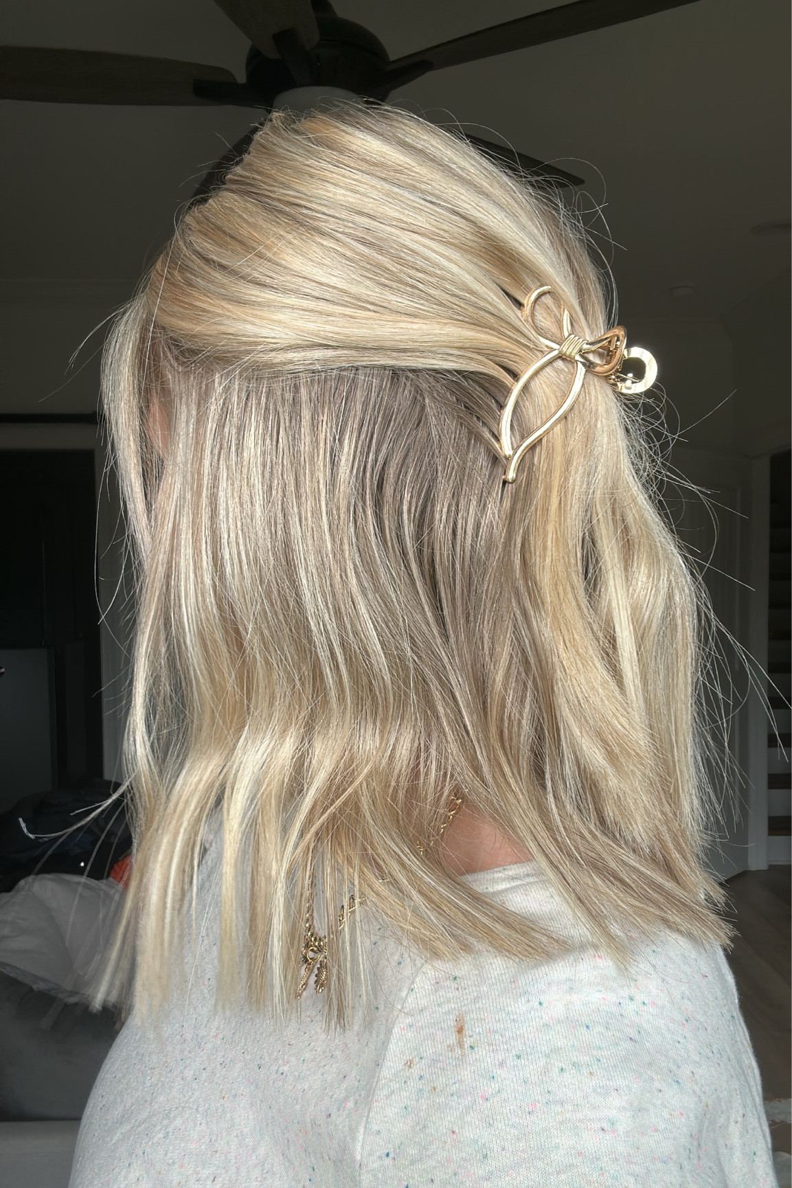 Two pack bow + pearl heart claw clip for $6! 

Bow claw clip, target claw clip, hair accessories, target claw clip, thick hair, short hair. 