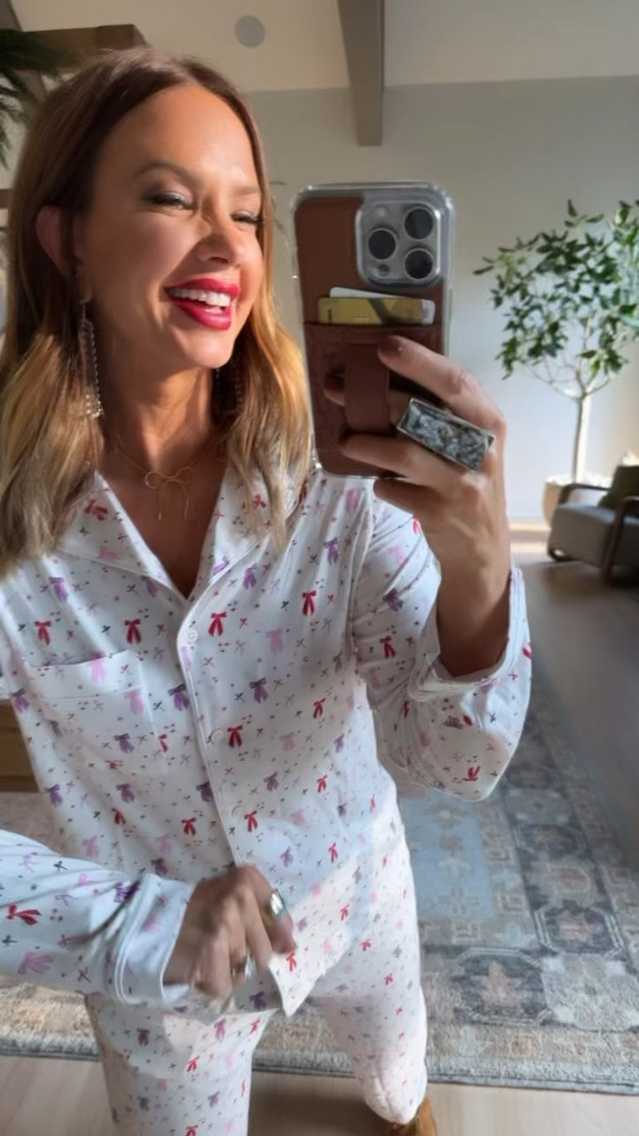 my tommy john partner code BETSY40 will give you 40% off for 48 hours! 
tommy john women’s downtime long sleeve pajama top & pant set linked! 

#LTKSaleAlert #LTKHoliday #LTKSeasonal