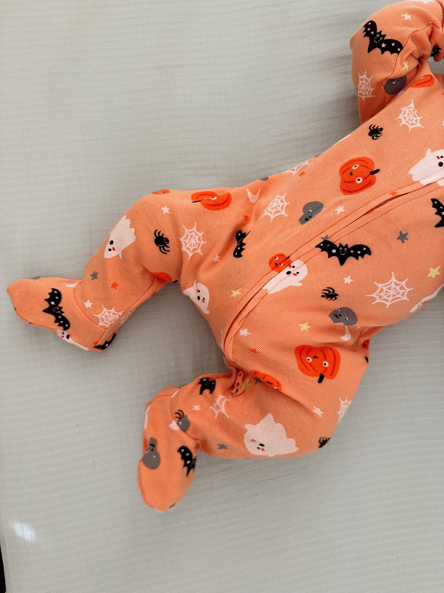 The cutest baby Halloween zippy pajamas only $7.49 🎃 👻 


Baby pajamas, baby fall pajamas, baby Halloween pajamas, baby fall outfit, baby Halloween pajamas 

#LTKSeasonal #LTKBaby #LTKKids
