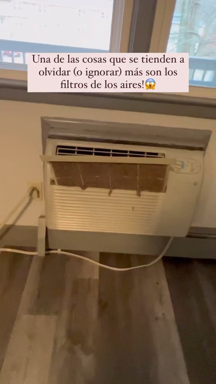 Qué es lo que más olvidas limpiar? 🤔
Yo me doy cuenta que los filtros de los aire acondicionados son comúnmente olvidados. Llegando a estar en condiciones lamentables como el que les muestro aquí. Probablemente este llevaba años sin limpiarse 🤦🏻‍♀️

Pero no eso no es problema! Aquí te muestro cómo limpiarlo muy fácil! 😅

No hay nada agua, jabón y un cepillo no puedan solucionar!🤩

Si te gustó te agradeceré mucho si me regalas un like y me sigues aquí también!🥰

#LTKFindsUnder100 #LTKVideo #LTKHome