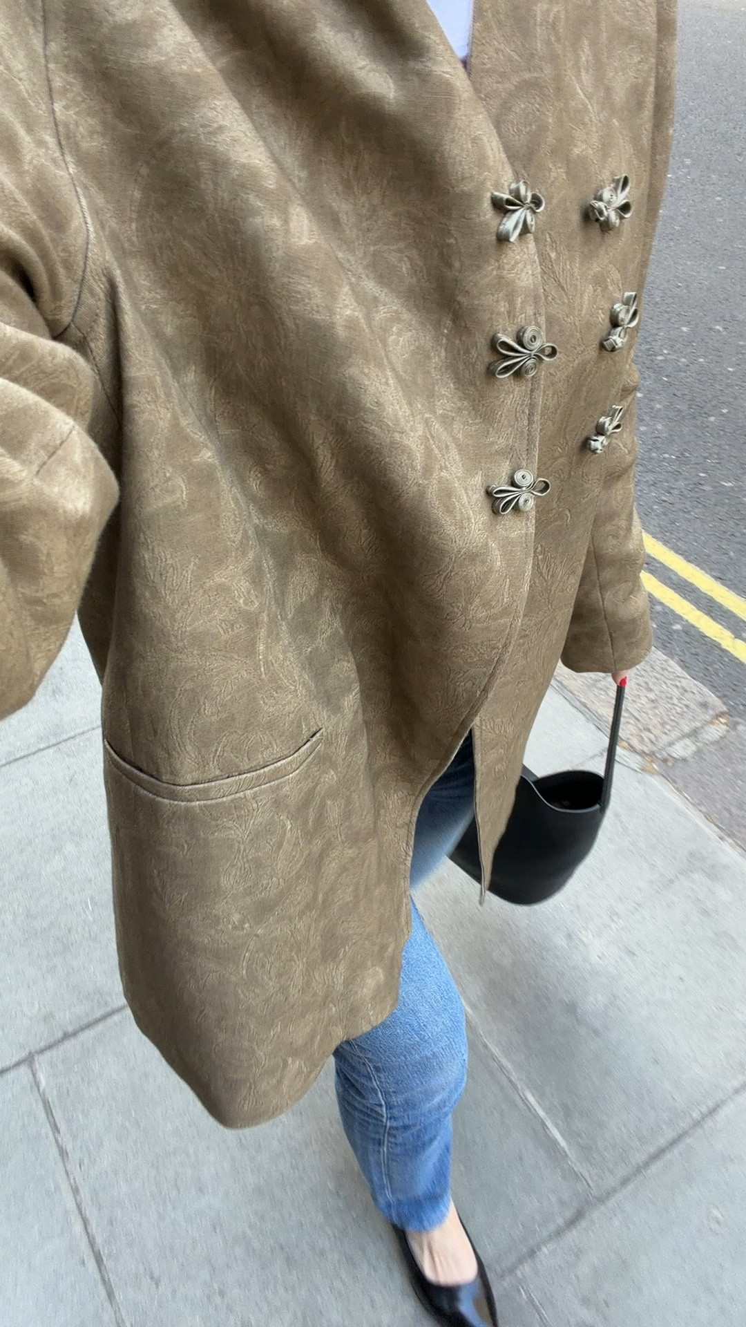 Zara Jacket | @Zara I wear a Small - perfect for date night or drinks paired with denim and a white tee 

#LTKspring #LTKsummer #LTKdatenight