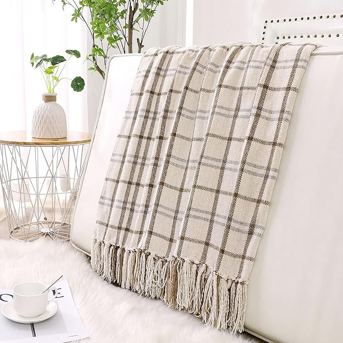 Muse Dream Chenille Fringe Plaid Christmas Blankets and Throws Brown White Classic Buffalo Plaid ... | Amazon (US)