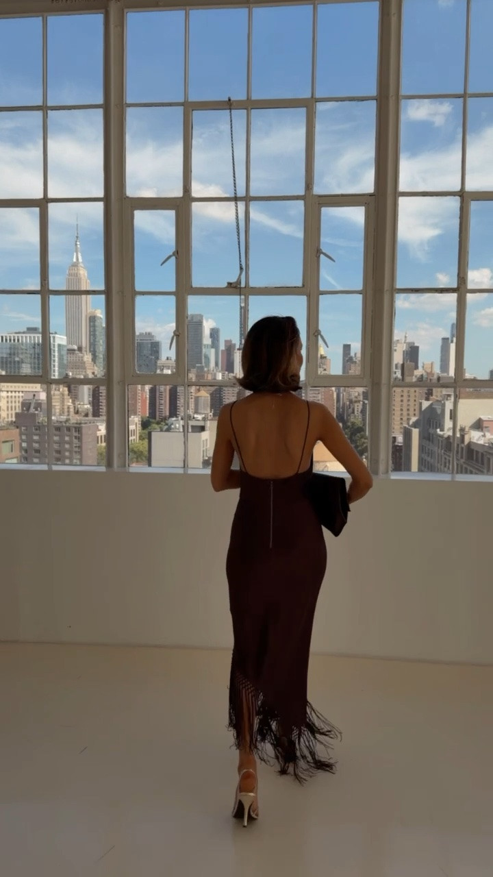 POV: New York is part of the dress code ✨🏙️

Comment SHOP and I’ll send you the links!

Dress size 2

#LTKNYFW #LTKTravel #LTKootd