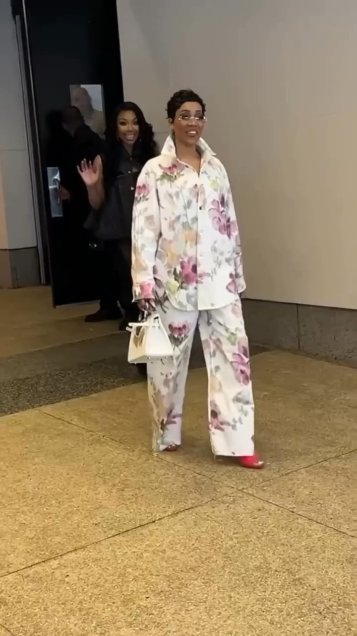 @chrissy8719 says, “Can’t we get Brandy’s outfit details pleaseeeeee”