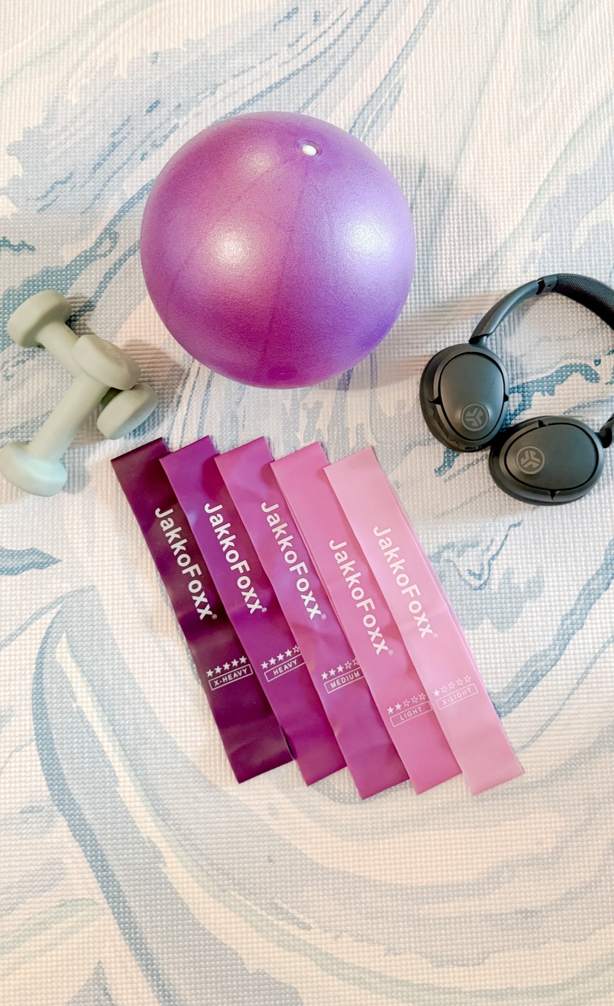 My current workout gear 
#pilates #yoga #workout #weights #athomeworkout #headphones #pilatesball #workoutbands