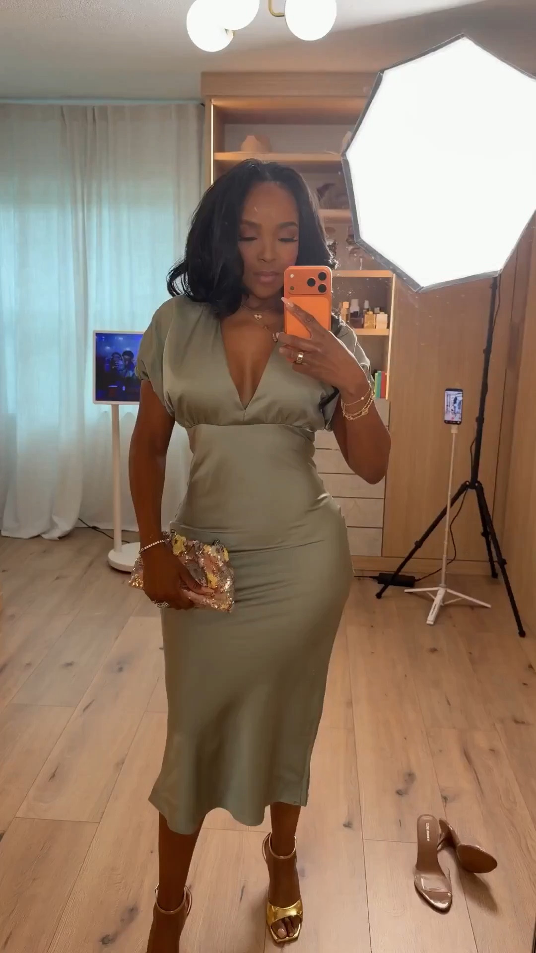 Scroll to shop this elevated satin moment 💚

This silky midi dress is the definition of effortless elegance—perfectly draped with a flattering fit that hugs in all the right places. Styled multiple ways, it’s one of those pieces you can dress up or down, making the cost per wear so worth it.

Perfect for date nights, weddings, dinners, and special occasions.

📏 Measurements: 5’4”, 140 lbs, 34D bust, 27” waist, 40” hips

Follow me on Instagram and YouTube @kirasfashionfinds

#LTKMothersDay #LTKmomlife #LTKootd