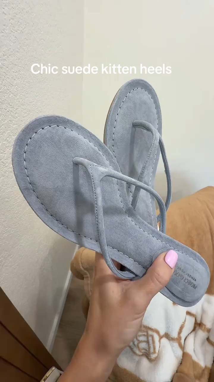 Suede kitten heel sandals are the shoe of the summer 🤎 Chic, minimal, and effortlessly elevated — they add the perfect soft luxe touch to dresses, denim, and vacation outfits. The kind of heels that look expensive while still being easy to wear all day.

#KittenHeels #SuedeSandals #ChicStyle