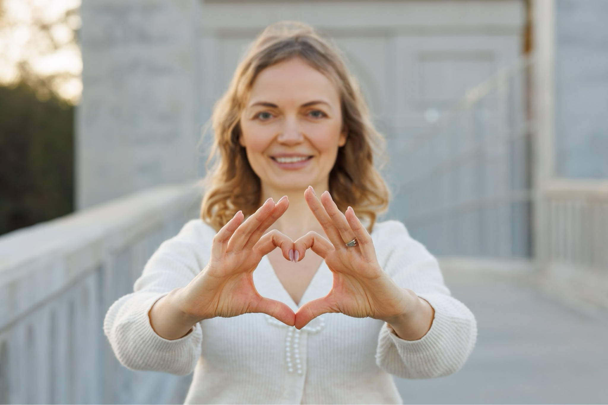 Today, I’m feeling extra thankful for this amazing online community. Your support, kindness, and encouragement mean the world to me. Whether you’re here for design tips, paint palette ideas, or just a bit of cozy inspiration, you make this journey so much more rewarding. Thank you for being here—I couldn’t do it without you! 💛 #thankful