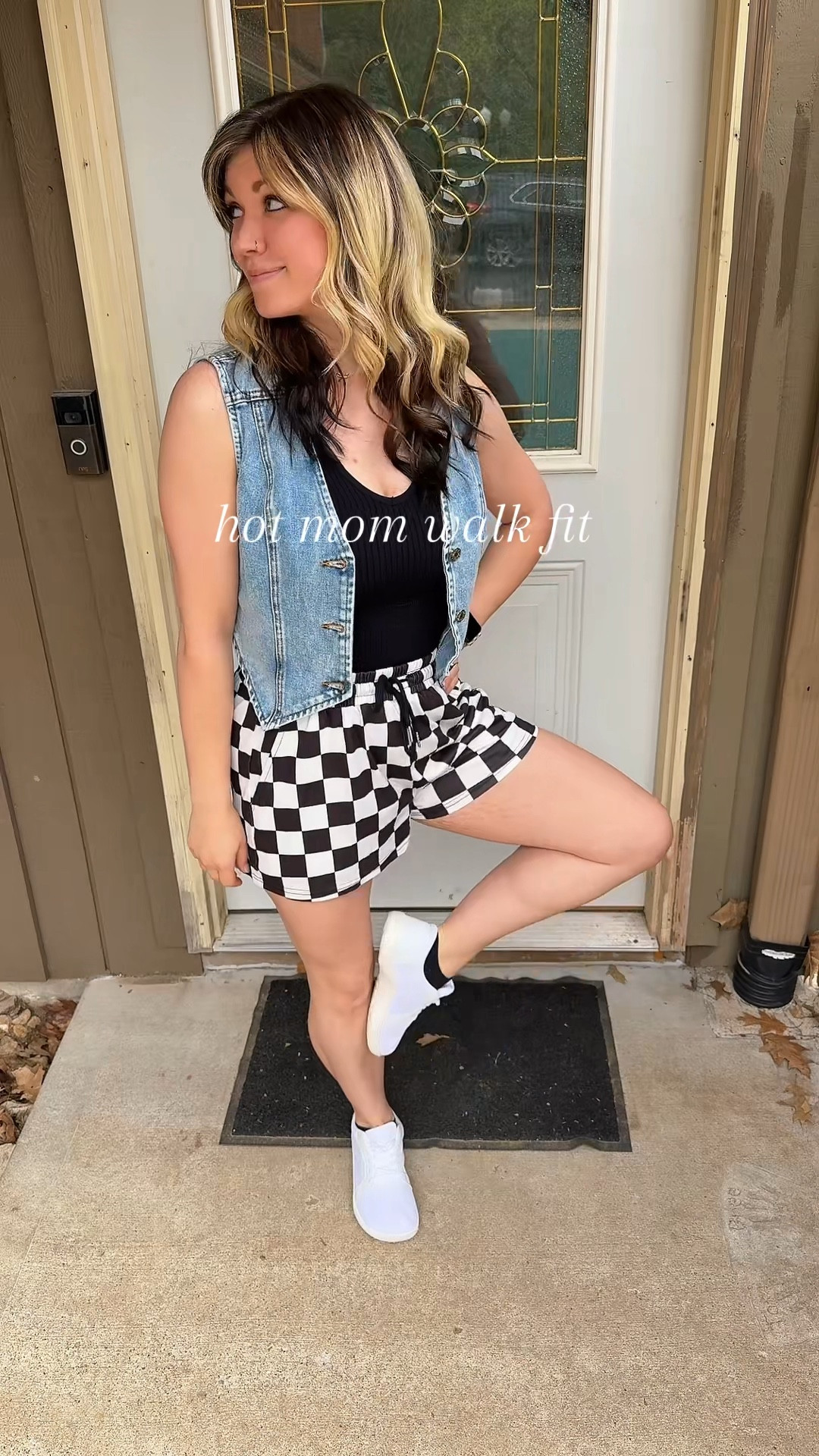 Channeling my inner hot mom energy with this denim vest, black crop top, and checkered shorts combo! Perfect for a stroll or just feeling cute and comfy on the go. 🚶🏼‍♀️
#MomLife #HotMomWalk #MomStyle #CasualChic #OOTD #HotMomVibes #DenimVibes #MomFit #FashionInspo #SummerStyle #CheckeredShorts #BlackCropTop