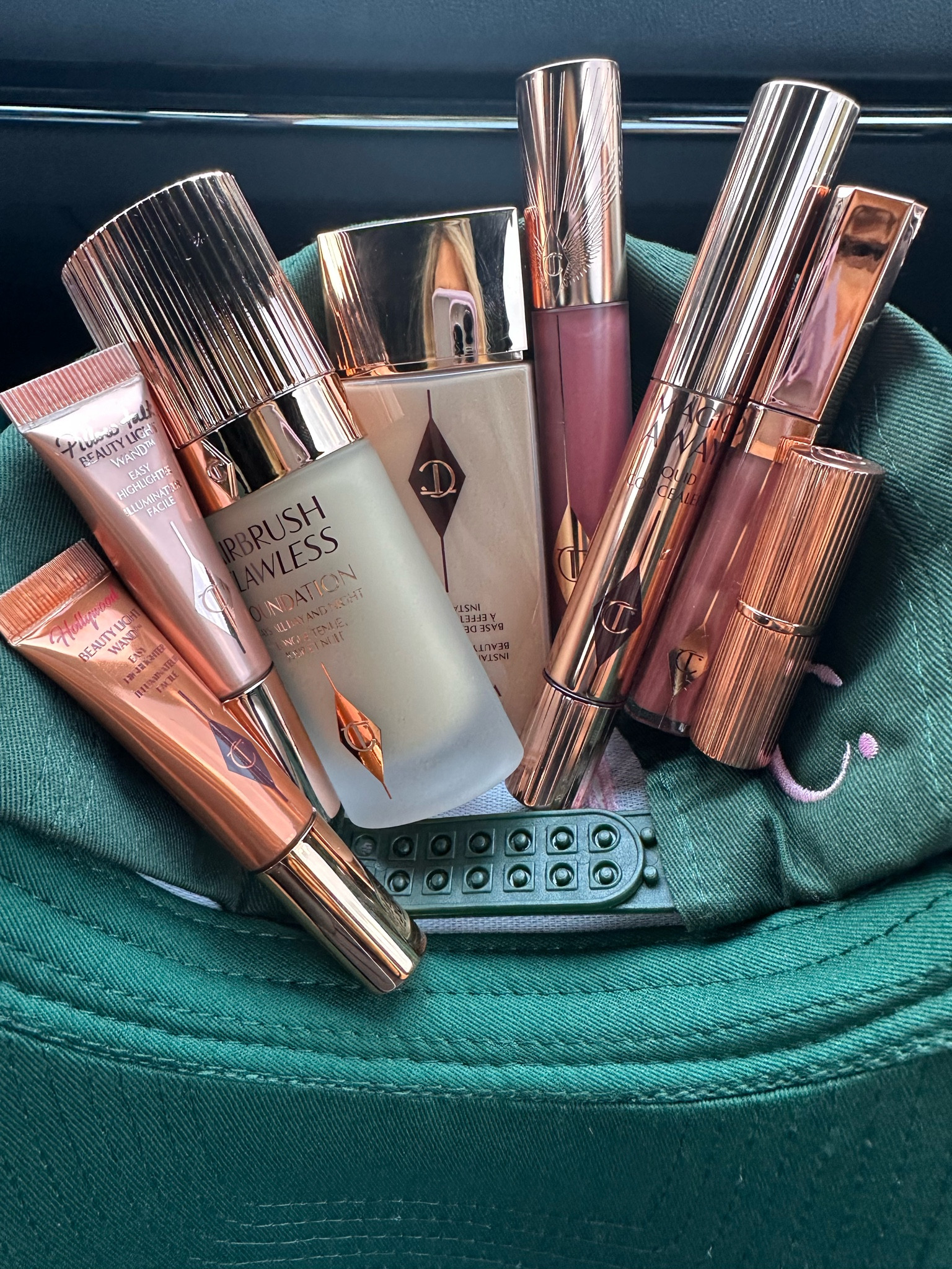 40% off my favorite foundation! Comes with a primer! 

#LTKBeauty #LTKStyleTip #LTKSummerSales