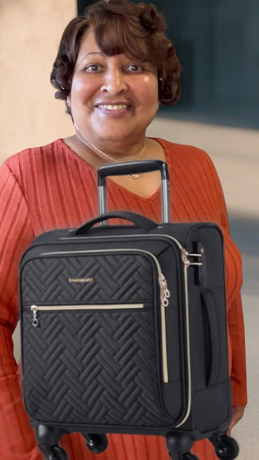 Travel SMART with Bagsmart!

This little carry-on luggage is great for overnight or weekend trips 🛬

Bon voyage 🙋🏽‍♀️