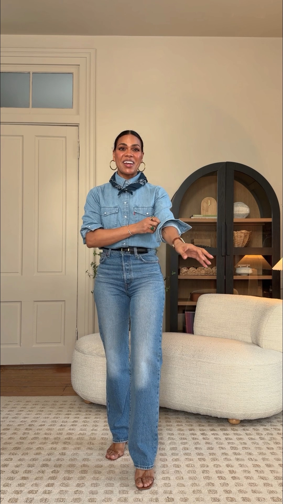 My Game Day ready outfit with my favorite @levis #LevisLTKPartner #LevisPartner #GameDay jeans! I’ve shared these before, they’re the ribcage, high-waisted, and no gap in the waist!


#LTKSeasonal #LTKootd #LTKgrwm