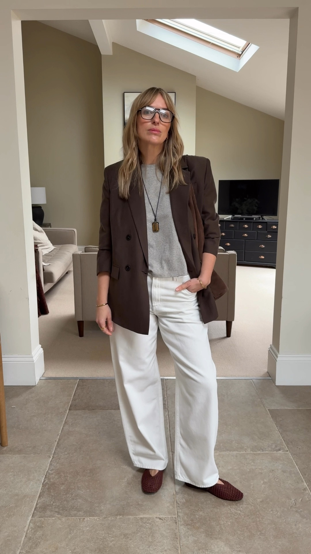Switching up yesterdays look a little 
Same formula - different shades 😉 
Sizing 
Blazer - large 
T shirt - large 
White jeans - 30 waist , 31 leg 
Shoes - true to size with cushioned sole . 

You can save 10% with Mango just now on orders over £70 with code LTKUK10 ( full price only ) 

#LTKWorkwear #LTKootd #LTKSeasonal