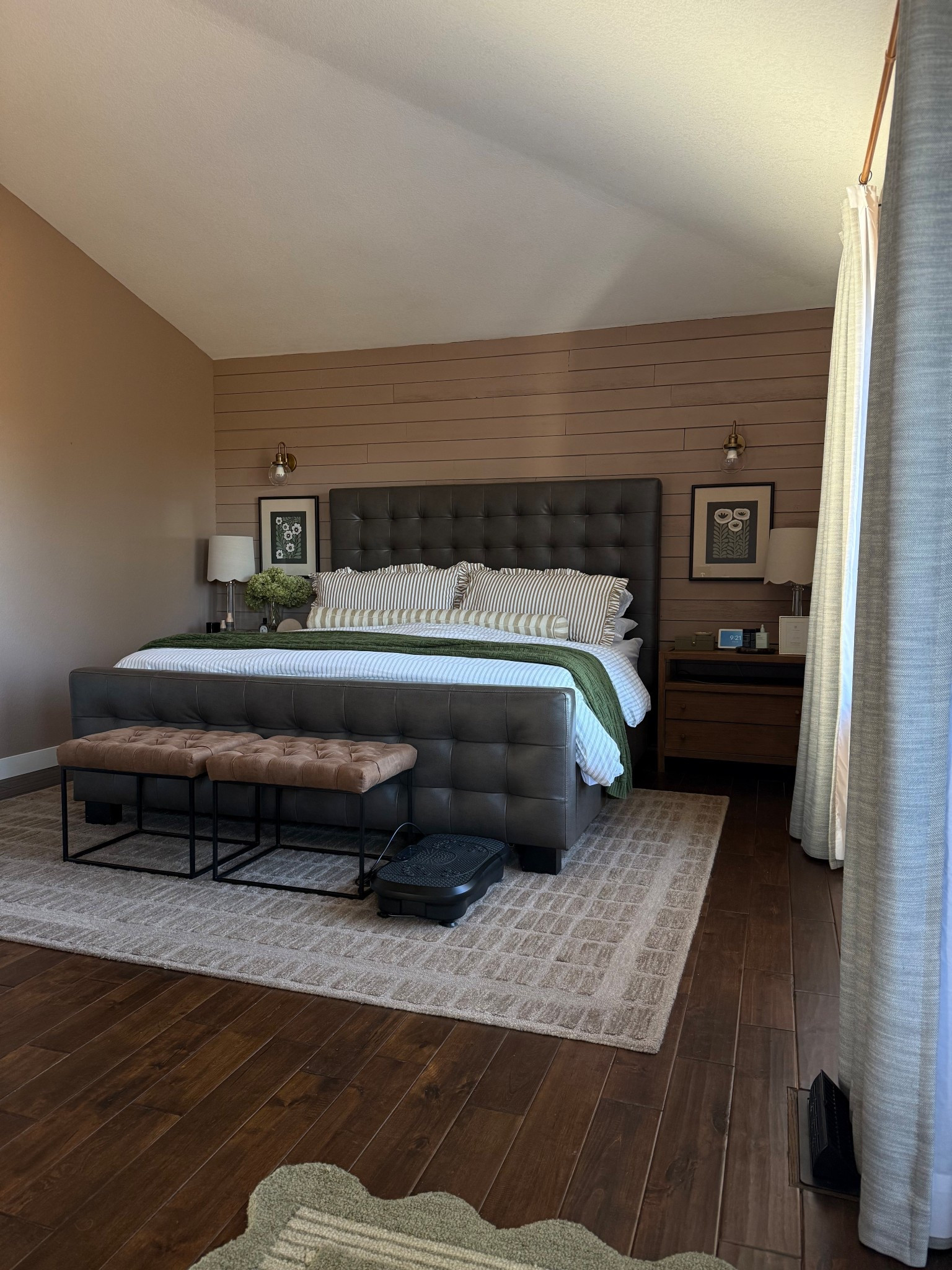 Just obsessed with my pink bedroom 

#LTKFindsUnder100 #LTKHome #LTKmorningroutine