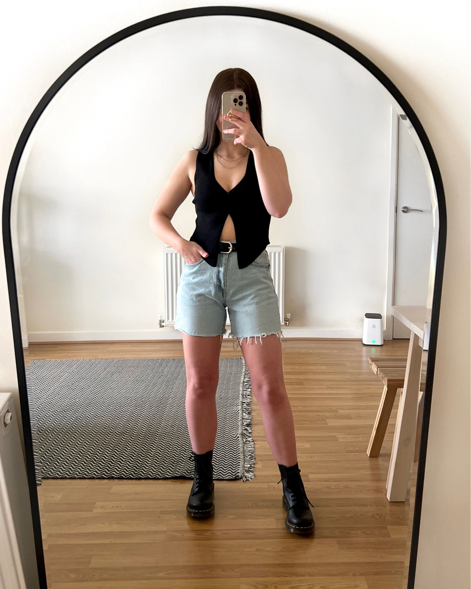 Catch me wearing this at glastonbury 🙌🏻🎡🎤

• Neutral festival outfit inspo, street style, spring fashion, minimal style, high waist denim shorts, dr martens • 

#LTKFestival #LTKstyletip #LTKsalealert