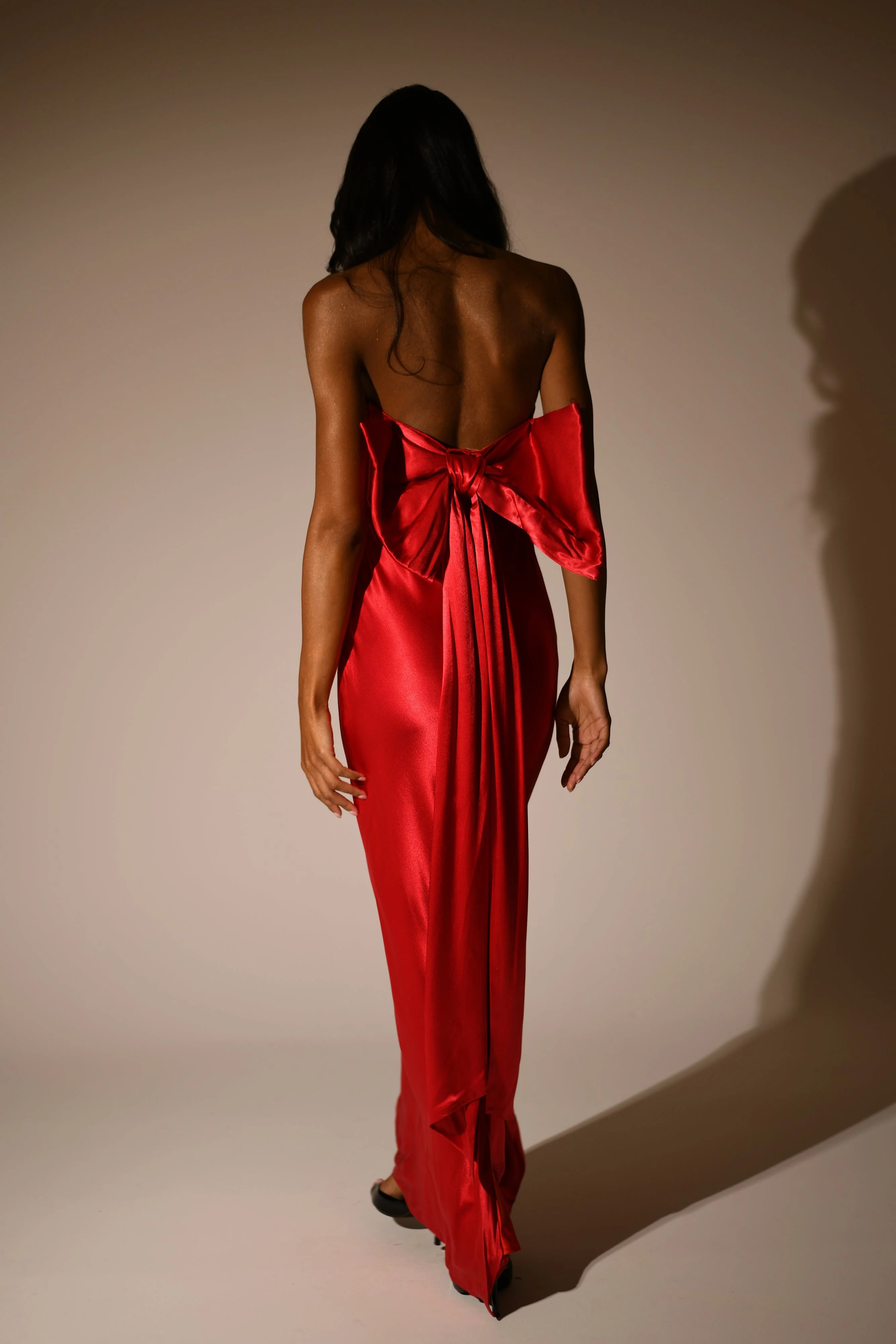Rochelle Bow Back Satin Maxi Dress - Red | MESHKI US