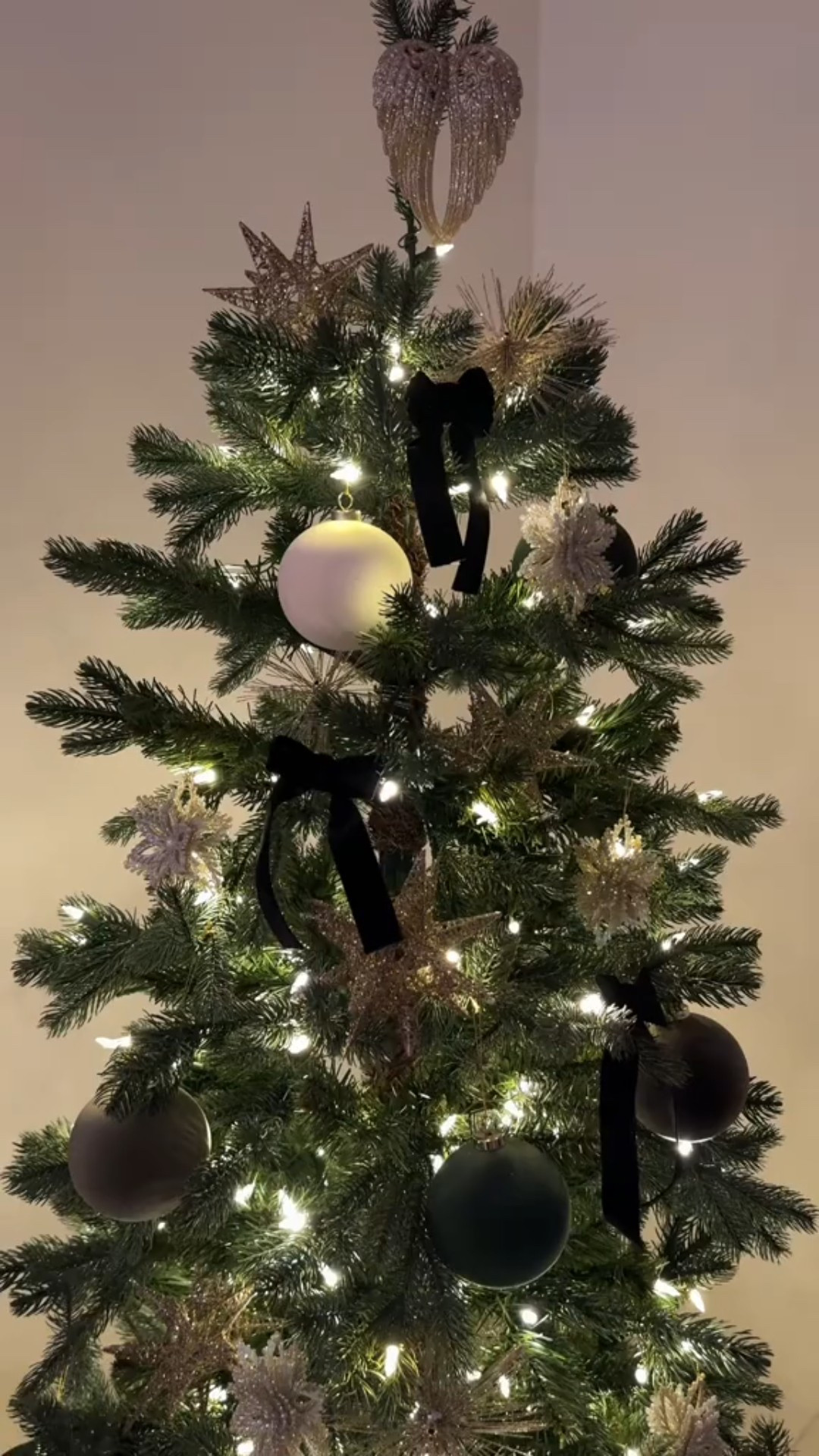 Christmas 2025
Christmas decor
Home decor
Holidays 2025

#LTKHoliday #LTKHome #LTKSeasonal