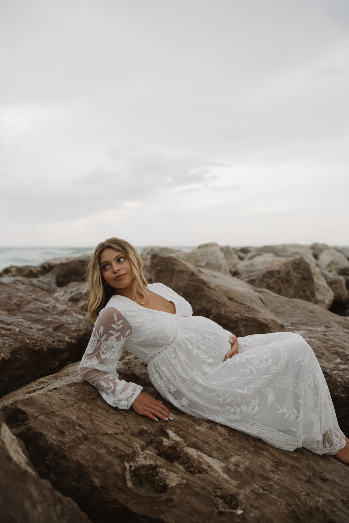 maternity picture dress 🤍

#LTKFind #LTKSeasonal #LTKBacktoSchool