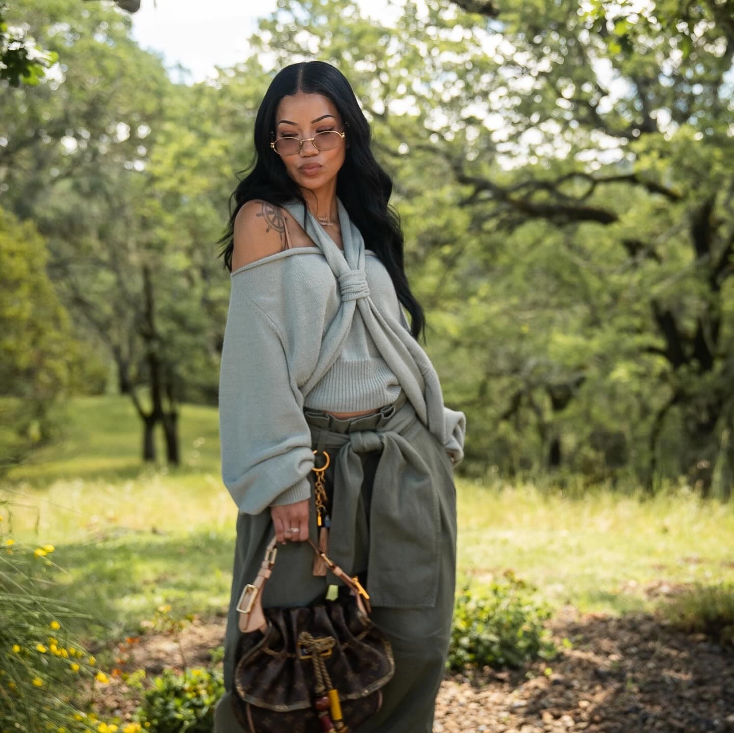 You ask, we answer! @whoneedsaselfie says, “Hi This is cute and cozy sweater!! What’s the deets?☺️😊”

@jheneaiko posed pretty wearing a $1,990 @balmain Halter Neck Cold Shoulder Silk Sweater in sage with olive green trousers and a Louis Vuitton bag. Hot! Or Hmm..?
Find a link to purchase in our bio!
📸: IG/Reproduction

#JheneAiko #jheneaikostyle #balmain #fashionbombdaily #fbdaily