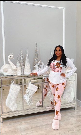Cozy Christmas mornings look like THIS 🤍🎄
Gingerbread PJs, fluffy slippers, and all the sparkly décor.
✨ Everything is linked on LTK, tap to shop! 

 #LTKHoliday #LTKstorytime #LTKActive