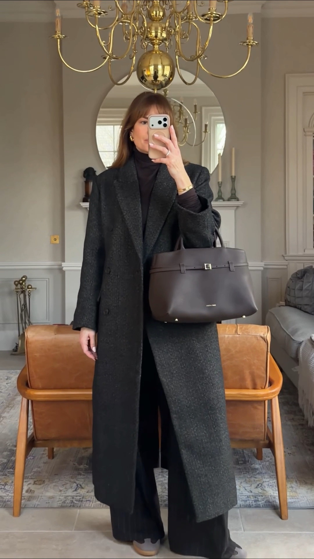 Super long herringbone coat! S
Wide leg pull on trousers M
Heattech turtleneck M
Manu Atelier bag
Brown samba trainers

#LTKwinter #LTKuk