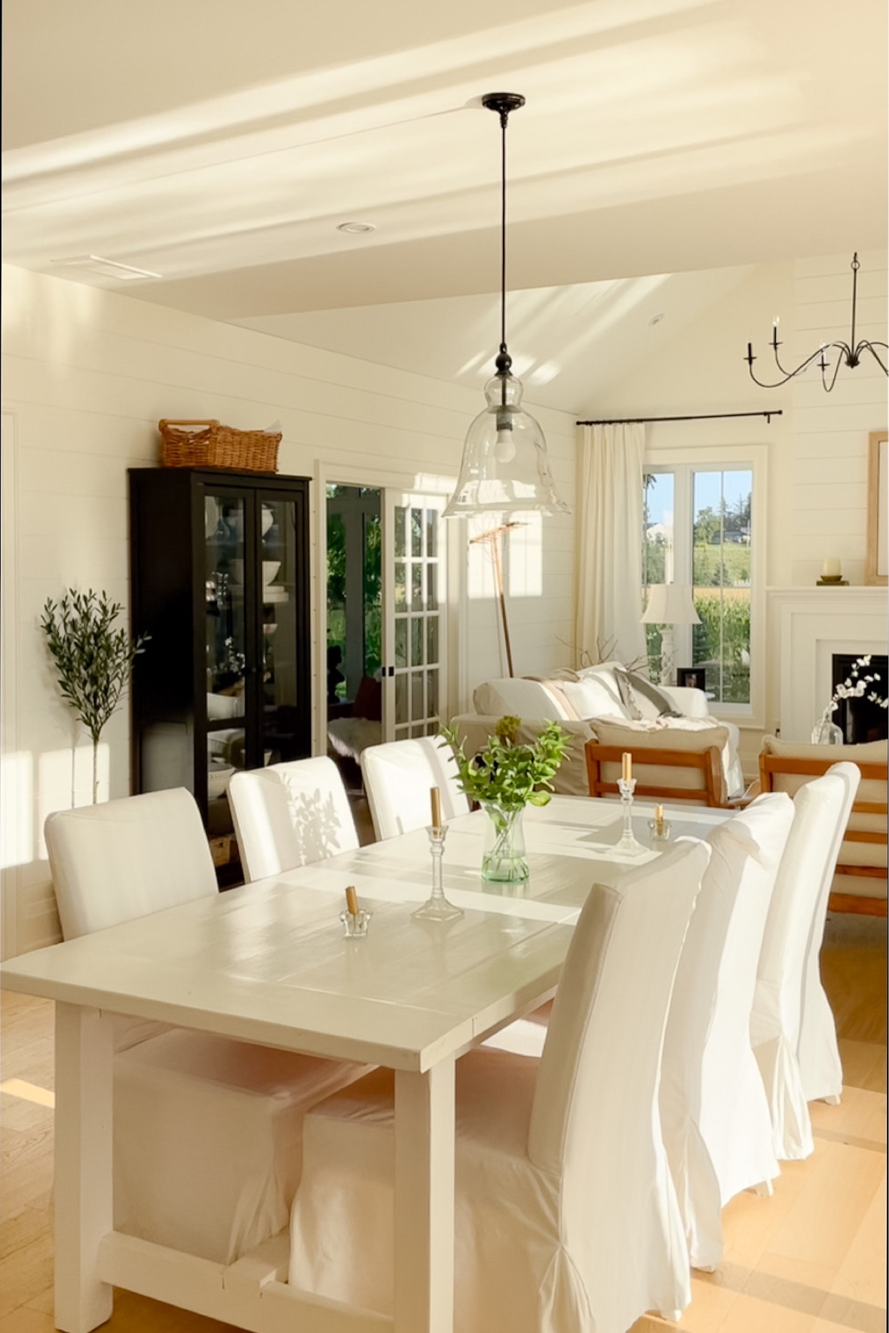 SUN FILLED DINNG ROOM 
.


#LTKstyletip #LTKhome
