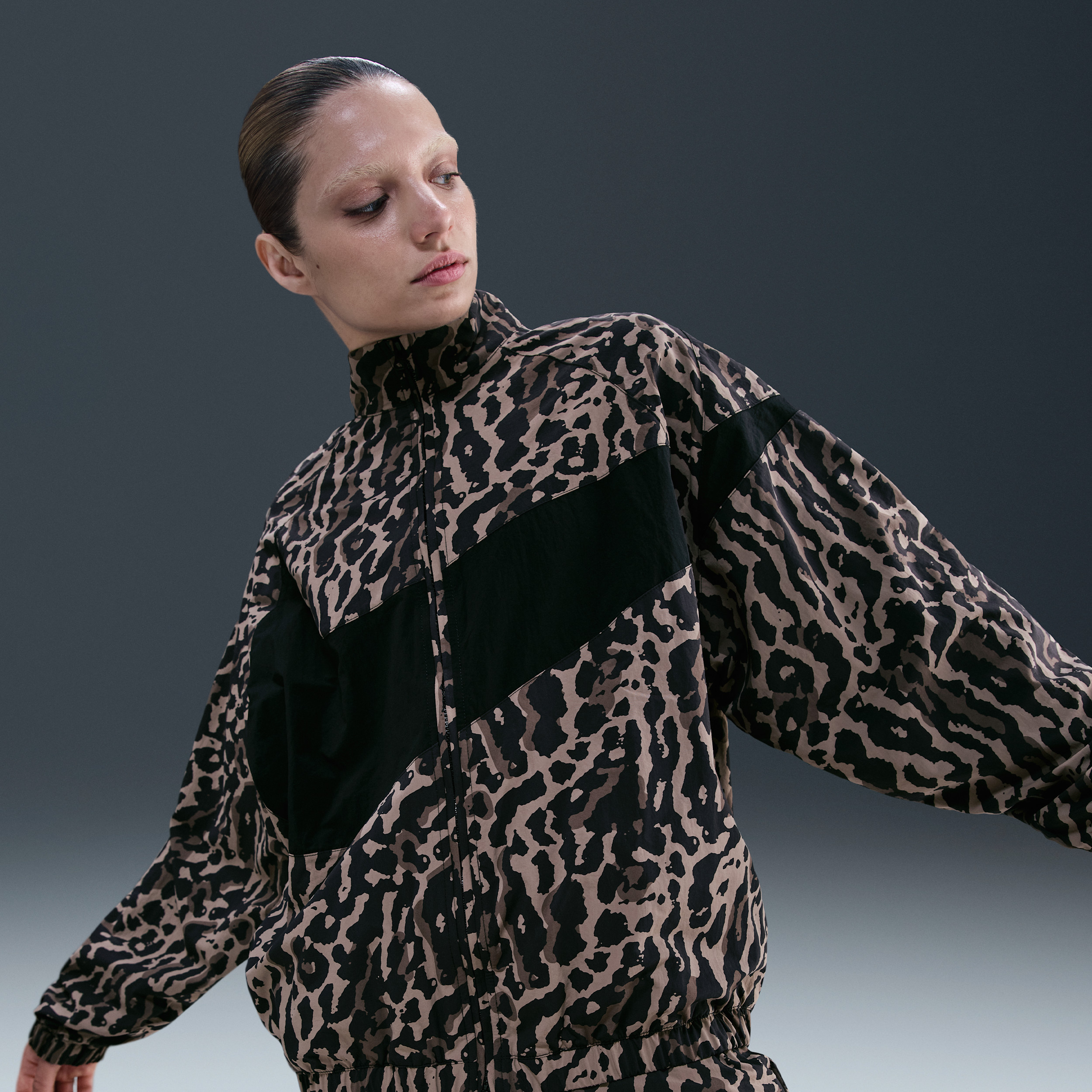 Women's Nike Sportswear Woven Printed Jacket in Black | IB7263-010 | Nike (US)