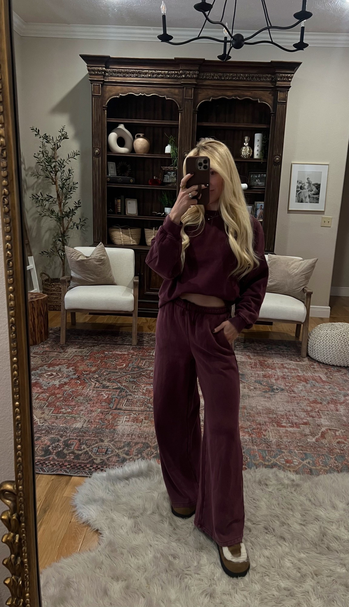Love this burgundy sweat-set from Gap! Soo comfy and comes in petite! Wearing XS petite pants and Small petite on the top | loungewear | sweatshirt 

#LTKSaleAlert #LTKPetite #LTKFindsUnder100