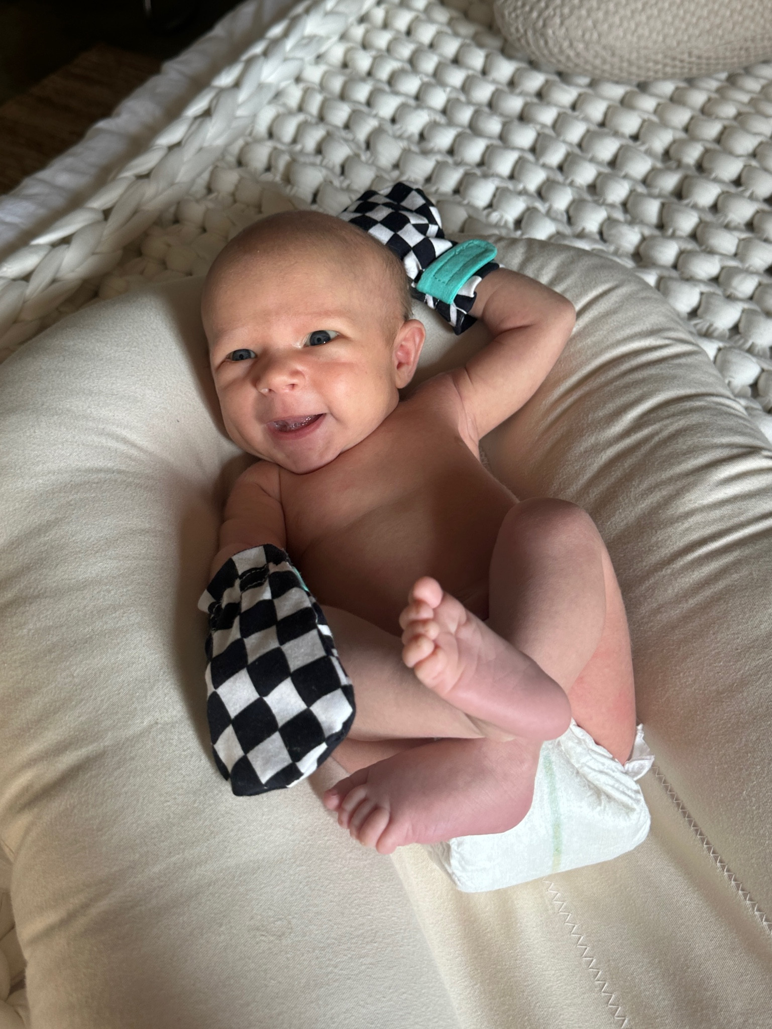 High contrast mittens for baby! Ours are from The Looker Kit from #lovevery but I found similar ones on Etsy

#LTKfamily #LTKfindsunder100 #LTKbaby