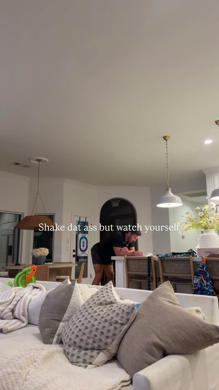 Shake dat ass but watch yourself