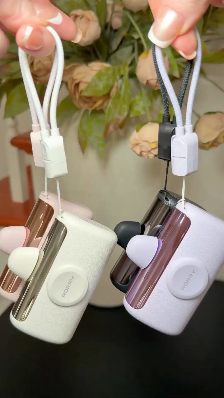 
#portablecharger #ministokeepinyourpurse  what’s in my bag, what’s in my purse, amazon gadgets, on the go gadgets, mini must haves

#LTKTravel #LTKMothersDay #LTKHome