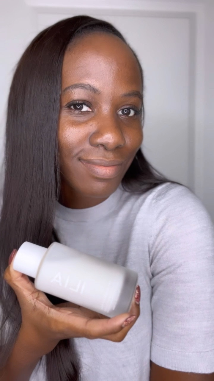 Today Ilia  introduces the Base Face Milk, a drink for your skin! It's an excellent prep phase for any ILIA complexion product and offers many benefits. From a boost of moisture to locking in hydration, below are more benefits of why I love this product! 


The Benefits: 
🥛 Reduces Redness
🥛 Smoothen Skin Texture 
🥛 Soothes Skin
🥛 Locks in Hydration
🥛 Lightweight 
🥛 Strength the Skins Barrer
🥛 Vegan
🥛 Cruelty-Free
🥛 Safe for Sensitive Skin 
🥛 Non-Comedogenic
🥛 Formulated without Fragrance


Tip: Add the Base Face Milk as the last step of your morning and nighttime skincare routine as a great way to keep your skin consistently hydrated!  #dryskin #skincareroutine #hydrating  #LTKMostLoved

#LTKfindsunder50 #LTKbeauty #LTKSeasonal
